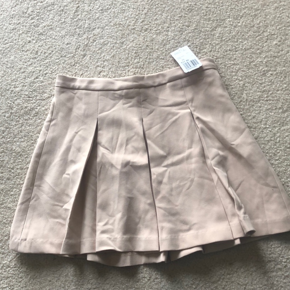 Forever 21 khaki pleated short skirt